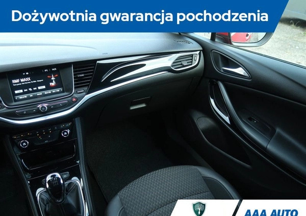 Opel Astra cena 52000 przebieg: 84074, rok produkcji 2016 z Szczawnica małe 301